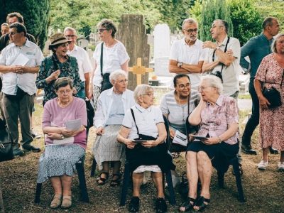 Le 2 juillet 2025, au cimetière de l’Est de Lille, une petite assemblée est venue faire mémoire des 954 sœurs enterrées sur ce site en deux siècles. Une occasion de célébrer leur fécondité sociale